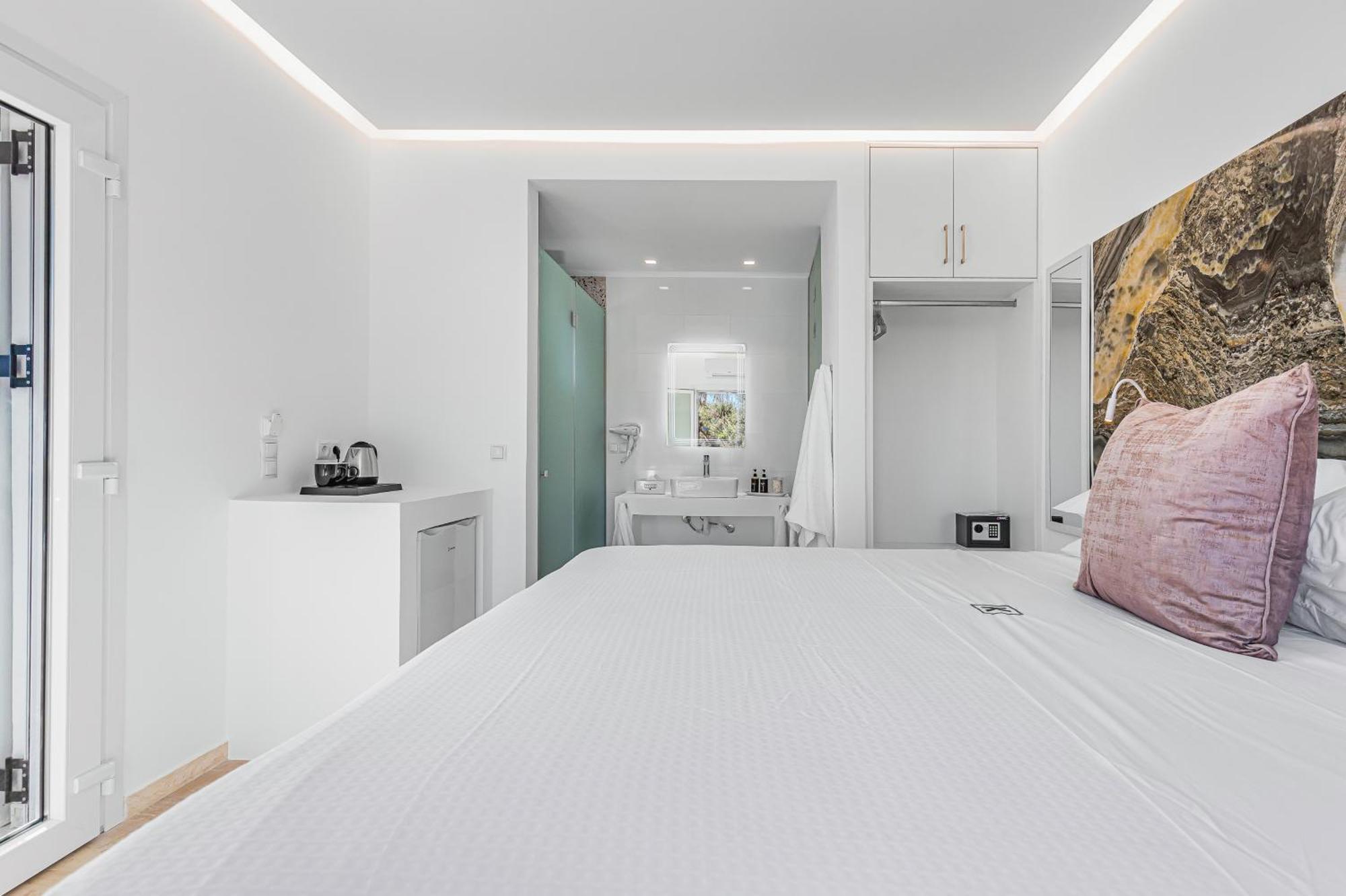K, Boutique 4*