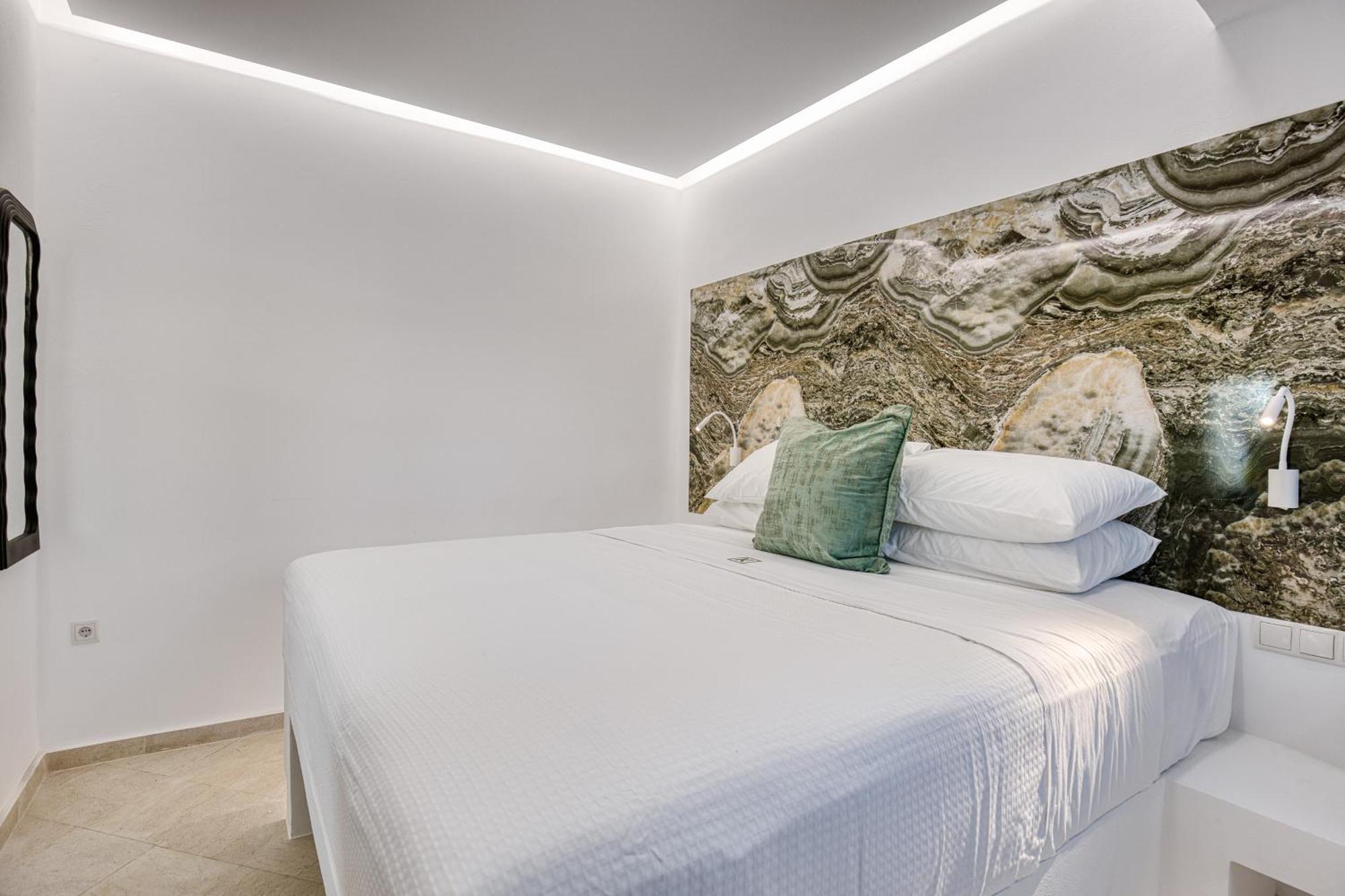 K, Boutique Kommeno (Corfu)